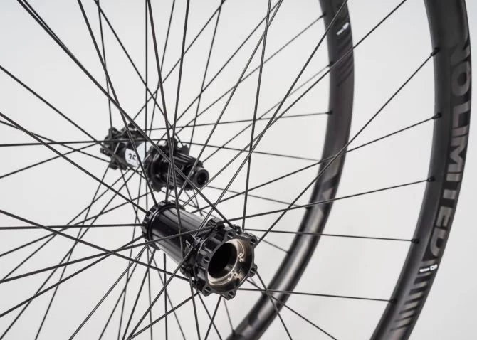 No Limited MTB 29er + Dt Swiss 350 bajo Cannondale Lefty